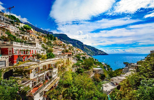 Ruta per la costa amalfitana en autocaravana